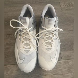 Nike Air Versatile 2 White Wolf Grey - Size 14